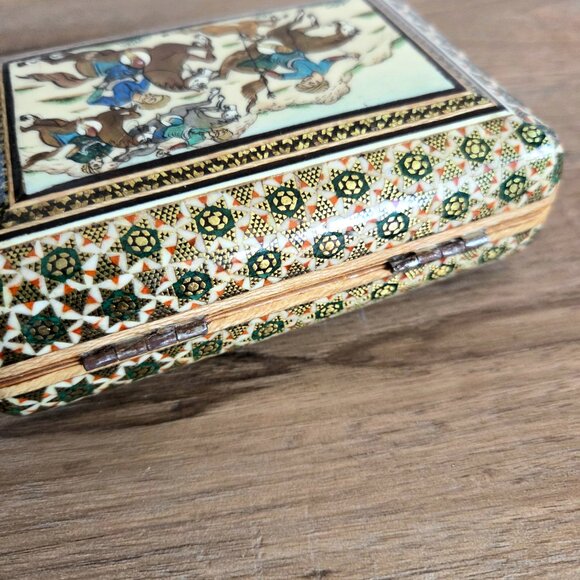 Persian handcrafted hand painted inlaid Khatam Kari Marquetry lacquered box. - Picture 6 of 7